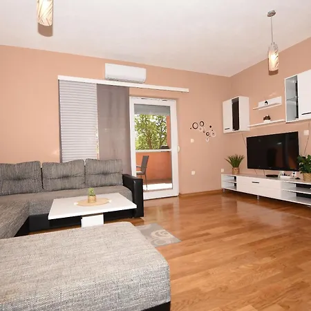 Tomislav Apartment